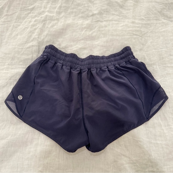 Lululemon Hottie Hot Shorts - Picture 2 of 3